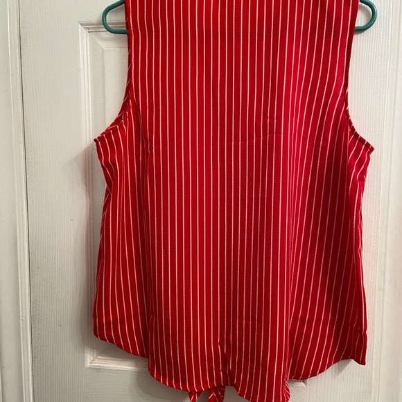 Red and white striped tie knot blouse - Picture 2 of 2